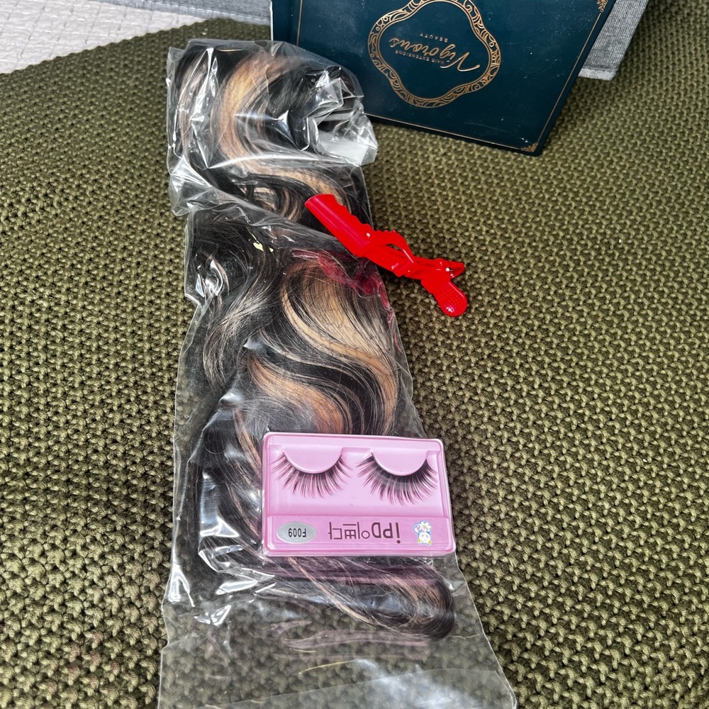 Hair extensions - Picture 6 of 9